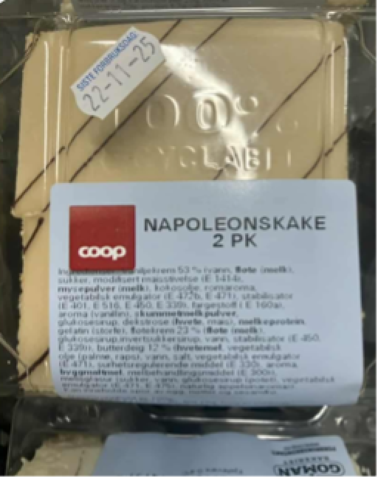 Bilde av marsipankake med feil etikett som er trukket tilbake.