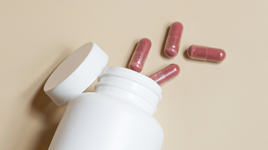 En boks med kosttilskudd