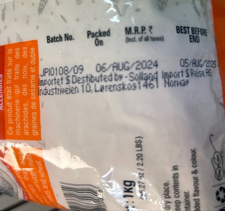 Emballasje informasjon med batchnummer og utløpsdato.