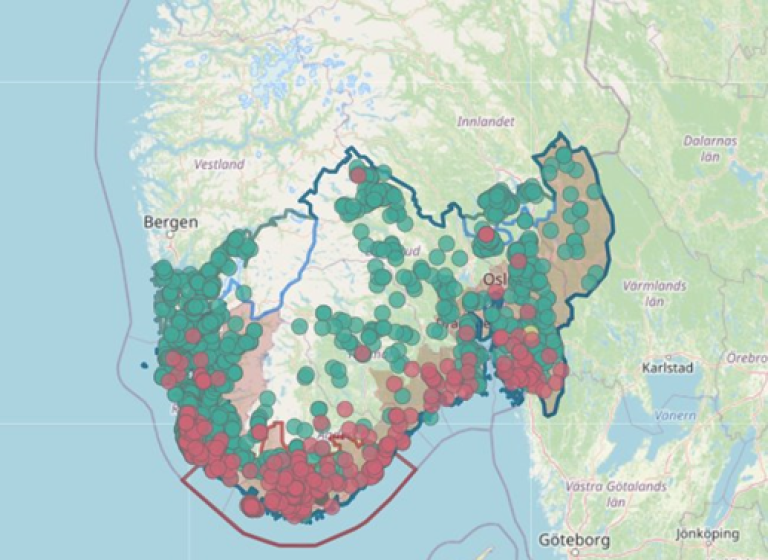 Kart med røde og grønne prikker.